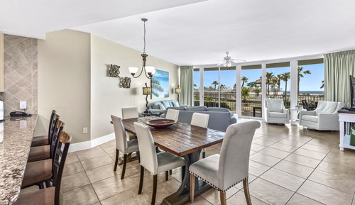 Apartamento exclusivo, 3 habitaciones, balcón