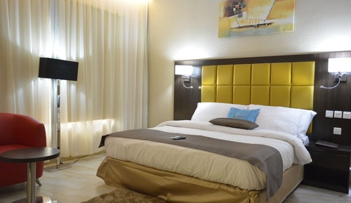 Habitación estándar, 1 cama de matrimonio grande, vistas a la ciudad