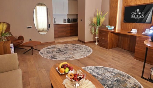 Suite (King) with Free Airport Transfer