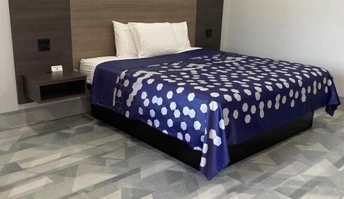 Standard Room, 1 King Bed, Kitchenette, Weekly