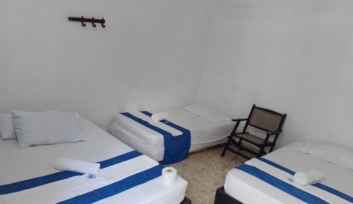 Habitación familiar, baño privado, vistas al jardín