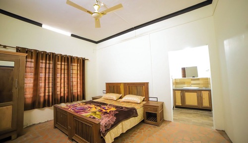 Standard Double Room, Partial Lake View