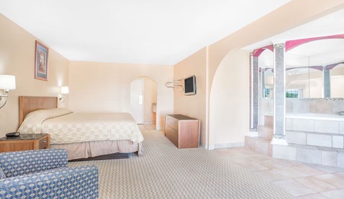 Comfort Suite, 1 King Bed, Non Smoking