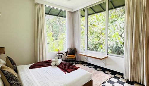 Luxury Villa, Garden View