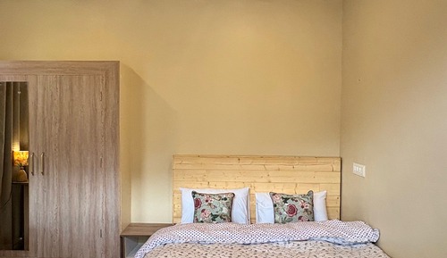 Deluxe Room, Hill View