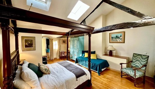 Deluxe Room, City View