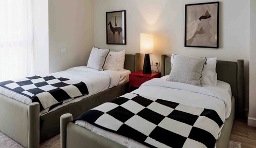 Classic Apartment, City View