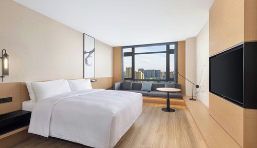 Habitación superior, 1 cama de matrimonio grande, vistas a la ciudad