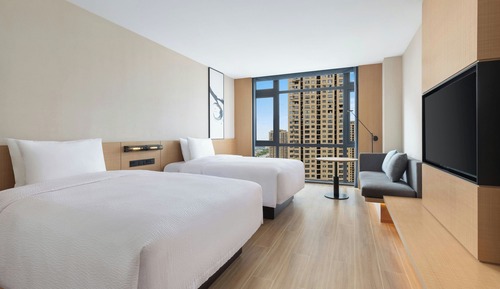 Habitación estándar, 2 camas dobles, vistas a la ciudad