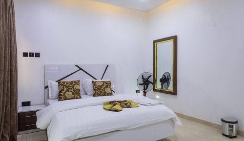 Apartamento, 3 habitaciones, fumadores, balcón