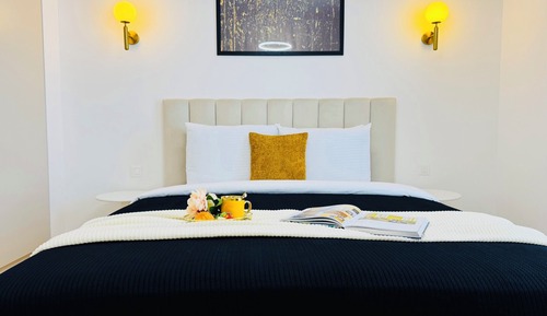 Superior Apartment, 1 Queen Bed with Sofa bed, Courtyard View