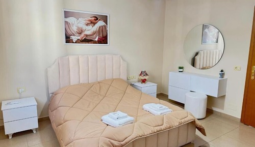 Apartamento, balcón, vistas a la ciudad