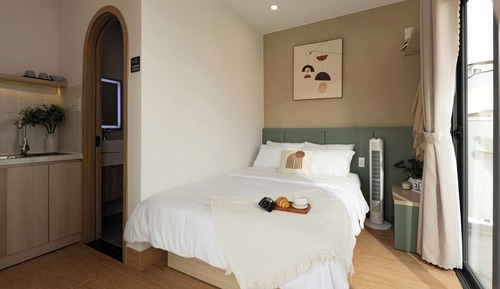 Estudio superior, 1 cama doble, no fumadores, vistas a la ciudad