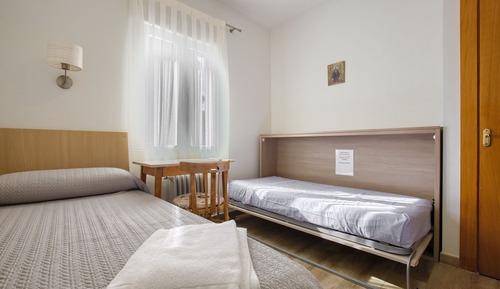 Basic Twin Room, 2 Twin Beds, Air conditioning