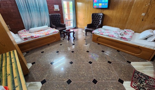 Habitación Deluxe con 1 cama doble o 2 individuales, balcón, vistas al lago