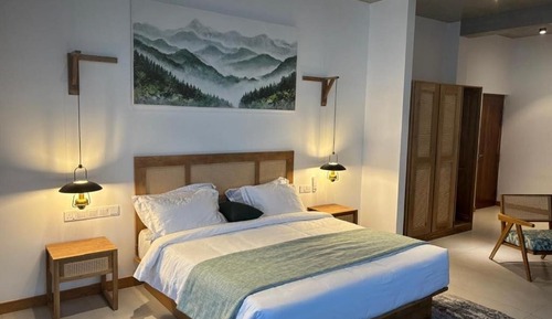 Habitación triple Deluxe, balcón, vistas a la montaña