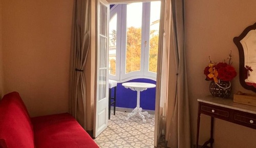 Habitación triple Confort, balcón, vistas a la ciudad