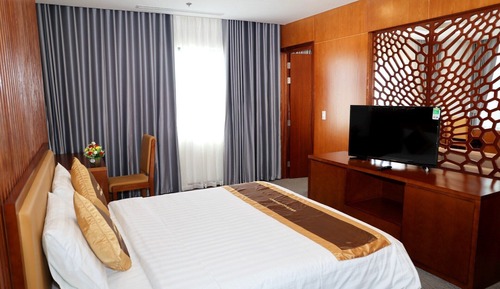 Luxury Suite, City View