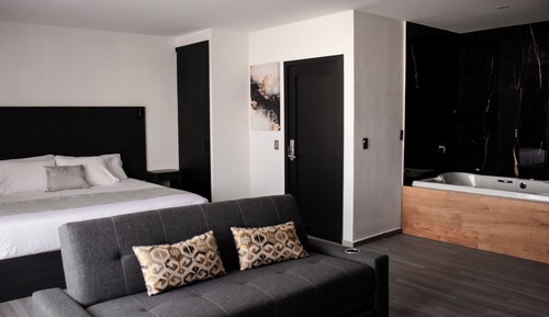 Suite estudio superior, bañera de hidromasaje, vistas a la ciudad