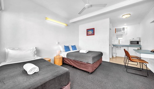 Room, Multiple Beds