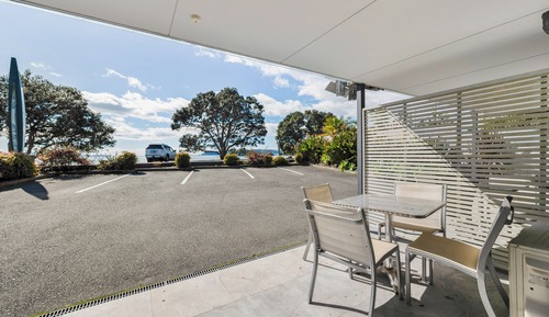 Apartment, 1 King Bed, Kitchen, Beach View
