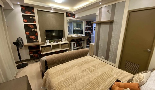 Studio, Balcony, City View