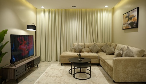 Luxury Apartment, 1 King Bed, Housekeeping, Garden View
