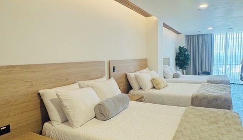 Habitación triple estándar, balcón, vistas al mar