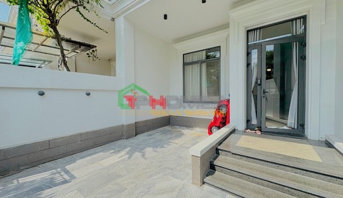 Villa, balcón, vistas al jardín