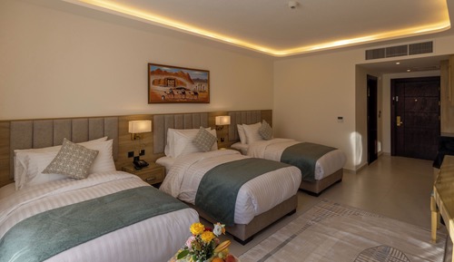 Habitación triple estándar, balcón, vistas a la montaña