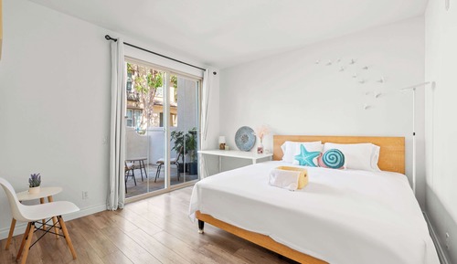 Apartamento, 1 cama de matrimonio grande, patio, vistas al jardín (80-2 Irvine)