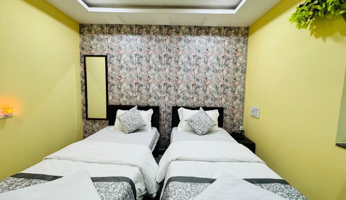 Deluxe Double or Twin Room, Private Bathroom