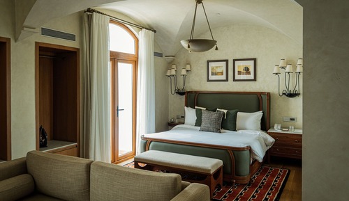 Suite (Vineyard Suite)