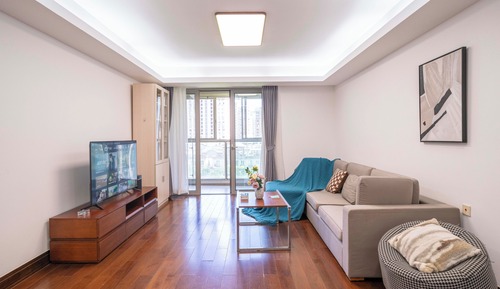 Apartamento superior, 3 habitaciones, balcón, vistas a la ciudad