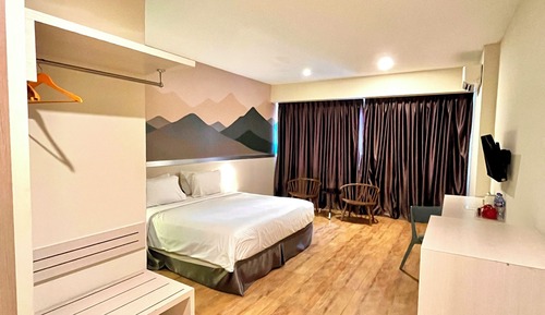 Habitación doble, 1 cama de matrimonio grande, vistas a la ciudad