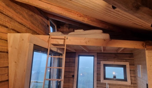 Cabin, Hill View