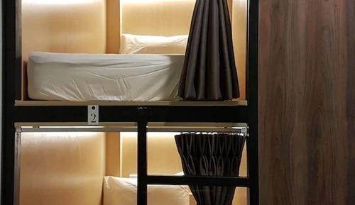 1 Bed- Deluxe 8-bed Mixed Dorm