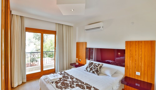 Apartamento Confort, 2 habitaciones, balcón, vistas parciales al mar