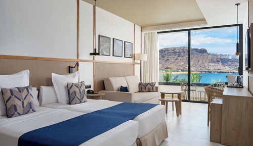 Suite junior, vistas al mar (1 adult)
