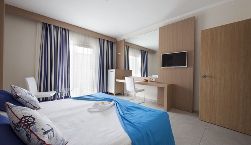 Habitación familiar, balcón (Classic,FZB)