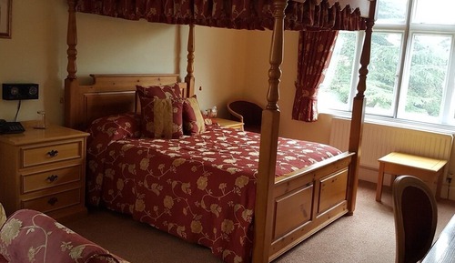 Suite superior, baño privado, vistas al jardín (Superior Four Poster)