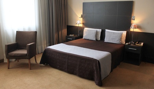 Habitación triple superior, vistas a la ciudad