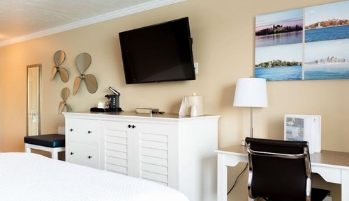 Habitación, 1 cama de matrimonio grande (Riverfront Castleview in Upper Harbor)