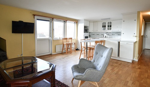 Apartamento, 3 habitaciones, cocina, mirando al mar (Large)