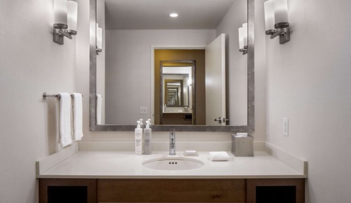 Habitación, 2 camas de matrimonio (Roll-in Shower, Oversized)