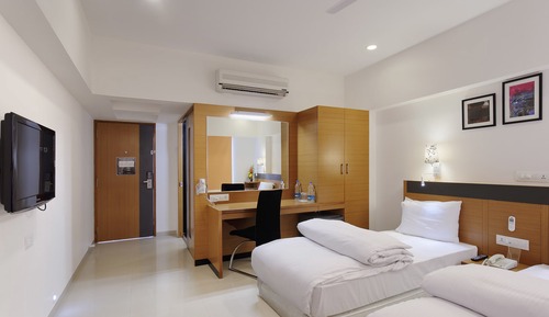 Habitación básica con 1 cama doble o 2 individuales
