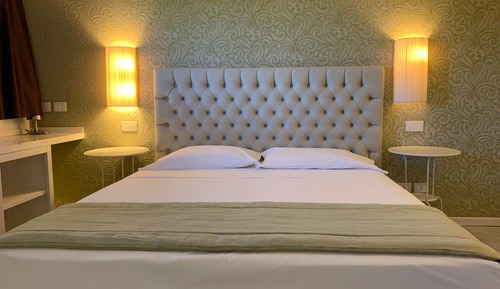 Habitación clásica con 1 cama doble o 2 individuales, 1 habitación, frigorífico, vistas a la ciudad