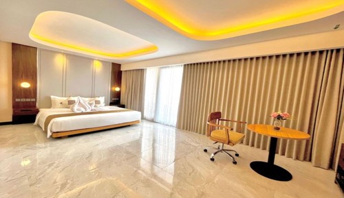 Suite (Ambassador)