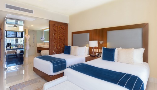 Upgrade Villa La Valencia - Deluxe Studio Pool View