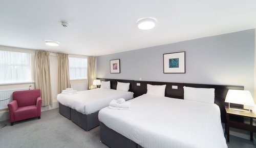 Habitación cuádruple familiar, varias camas